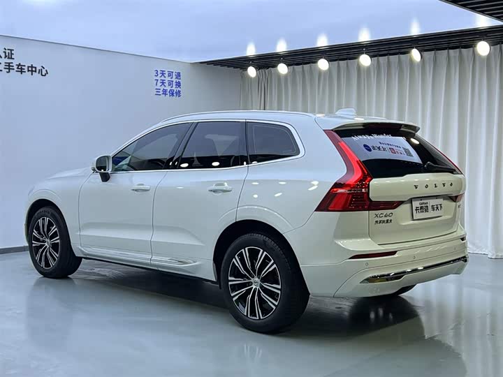 Volvo XC60 2022 B 5 4 WD — фото 5