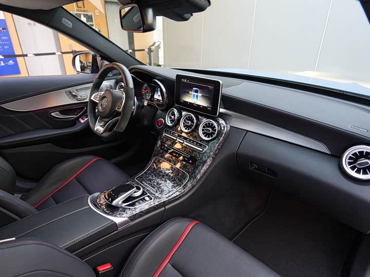 Mercedes-Benz C-Class 2017 AMG C 63 — фото 11
