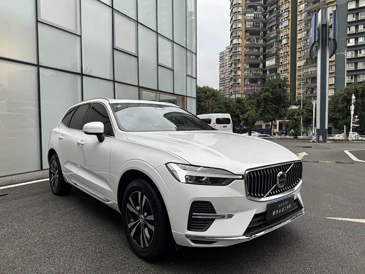 Volvo XC60 2025 B 5 4 WD — фото 7