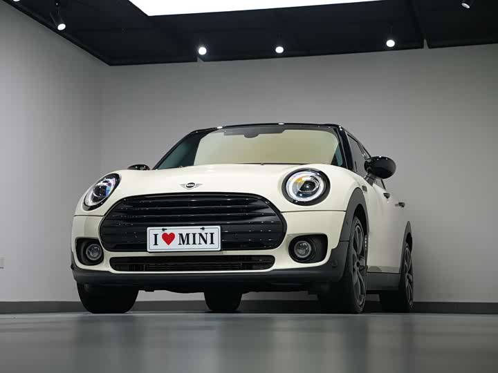 MINI Clubman — фото 3