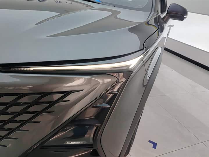 Changan UNI-T 2022 2.0 T Premium — фото 5