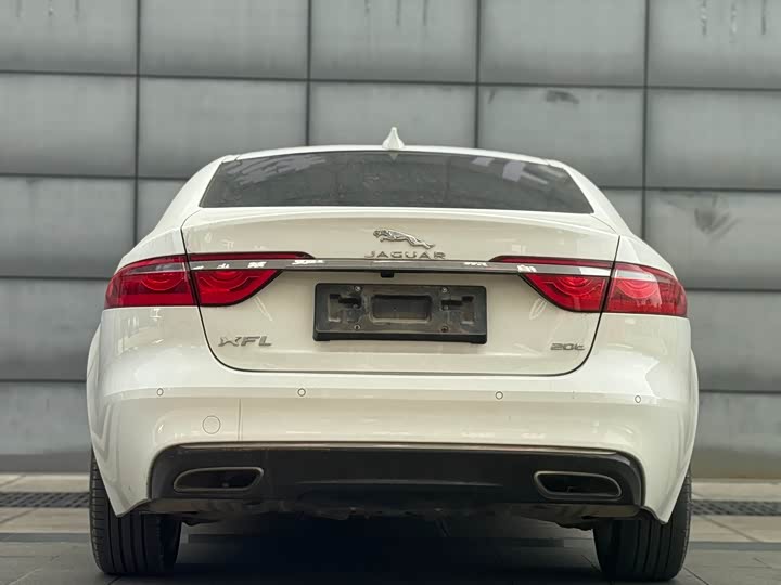 Jaguar XFL 2018 XFL 2.0 T 200 PS — фото 18