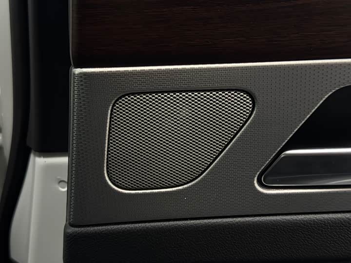 Jaguar XFL 2018 XFL 2.0 T 200 PS — фото 8