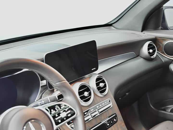 Mercedes-Benz GLC 2020 GLC 260 L 4 MATIC Luxury — фото 35