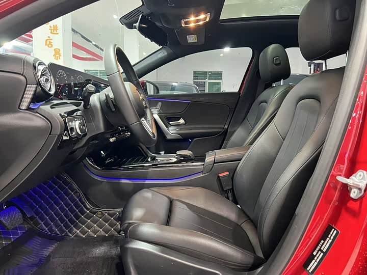 Mercedes-Benz A-Class 2022 A 200 L — фото 4