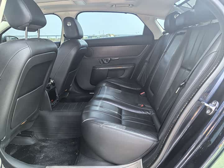 Jaguar XJ 2016 XJL 2.0 T 2 WD — фото 6