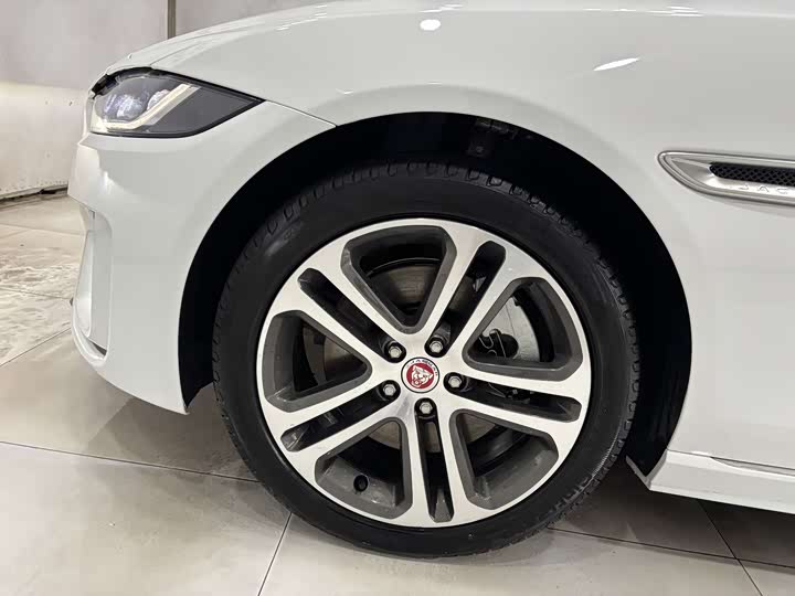 Jaguar XEL 2023 2.0 T 250 PS R-DYNAMIC S — фото 30