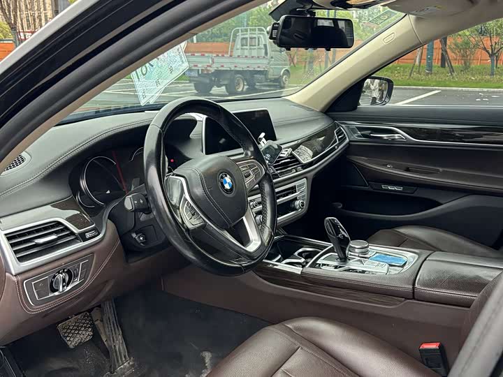 BMW 7-Series 2018 730 Li Leading — фото 7