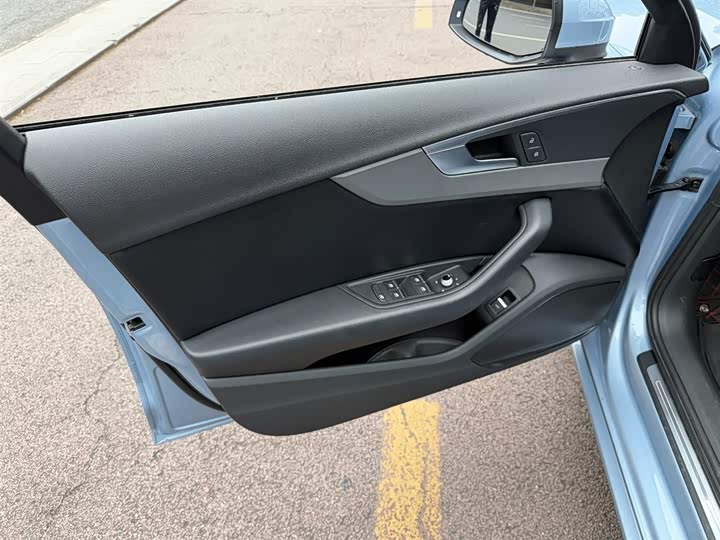 Audi A4L 2018 30 40 TFSI — фото 6
