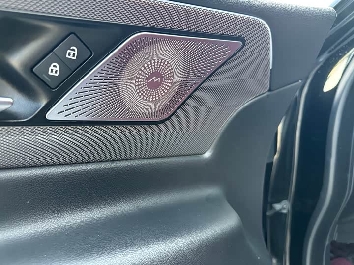 Jaguar XEL 2022 2.0 T 250 PS R-DYNAMIC S — фото 12