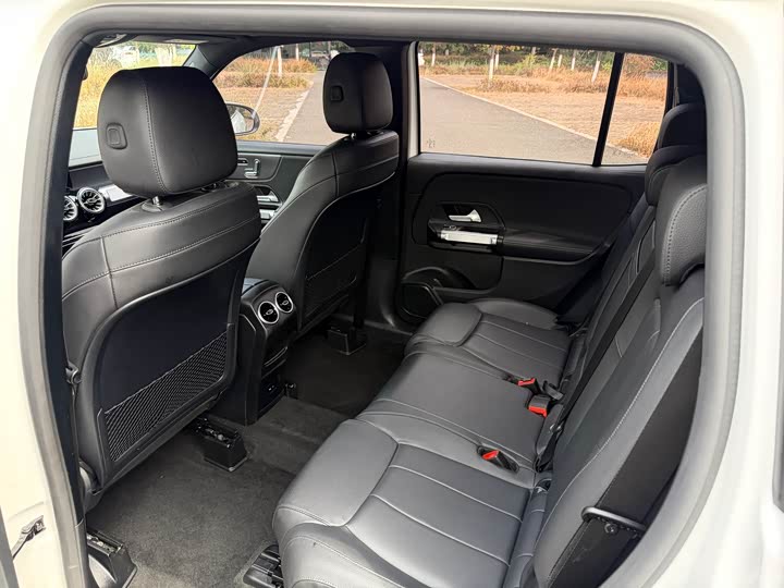 Mercedes-Benz GLB 2021 GLB 200 — фото 37