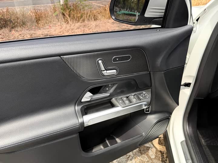 Mercedes-Benz GLB 2021 GLB 200 — фото 48