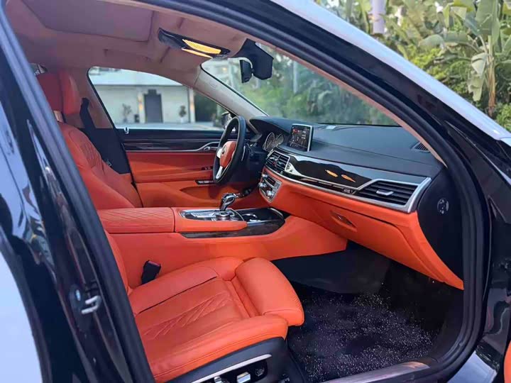 BMW 7-Series 2016 740 Li Leading — фото 14