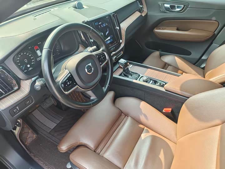 Volvo XC60 2020 T 5 4 WD — фото 10