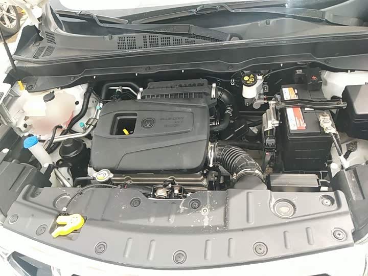 Changan CS15 2016 1.5 L AT — фото 20