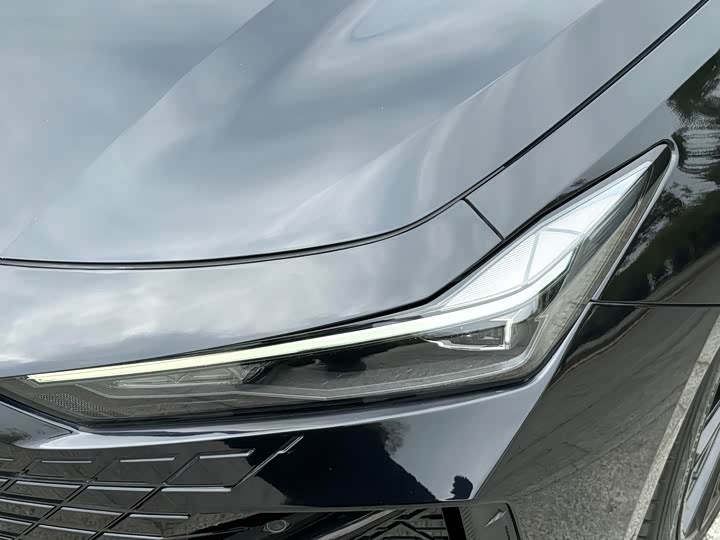 Changan UNI-V 2023 1.5 T — фото 4