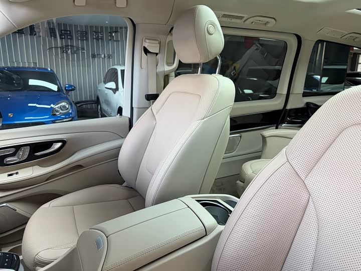 Mercedes-Benz V-Class 2017 V 260 — фото 12