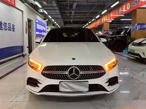 Mercedes-Benz A-Class 2022 A 200 L — фото 15
