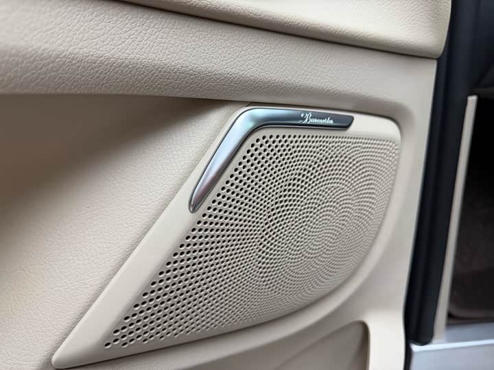 Mercedes-Benz V-Class 2017 V 260 — фото 17
