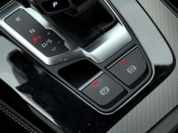 Audi Q5L Sportback 2022 40 TFSI Luxury — фото 18