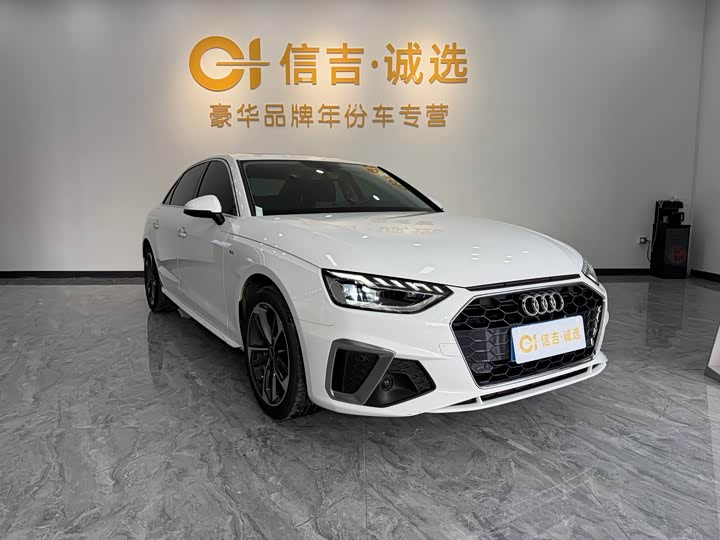 Audi A4L 2022 40 TFSI — фото 2