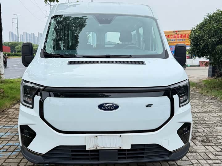 Ford E 2024 6 100.96k Wh — фото 1