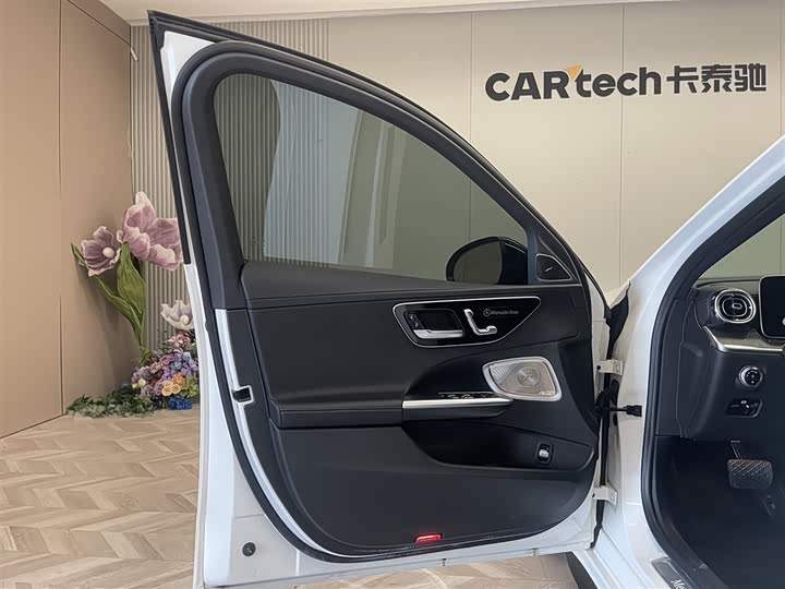 Mercedes-Benz C-Class 2023 C 260 L — фото 24