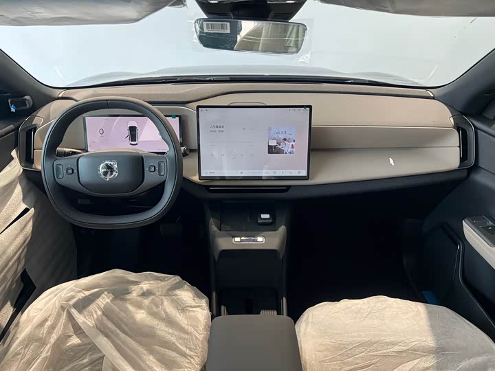Volvo XC70 Hybrid 2026 4 WD Plus — фото 15