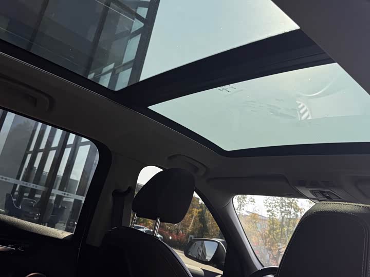 BMW X1 2021 s Drive 25 Li Leading — фото 8