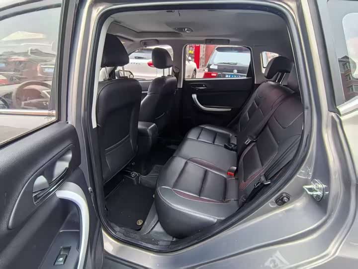 Changan CS35 2016 1.6 L ATLuxury V — фото 9