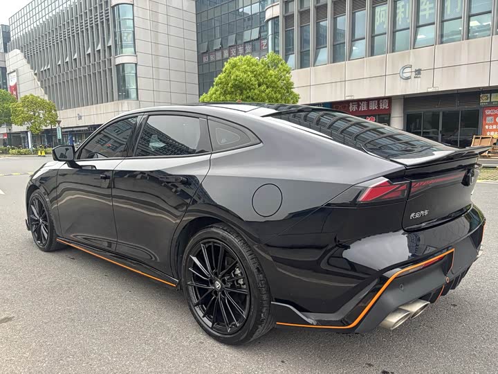 Changan UNI-V 2023 1.5 T — фото 4