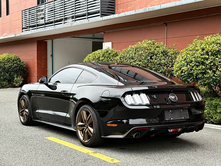 Ford Mustang 2017 2.3 T — фото 13
