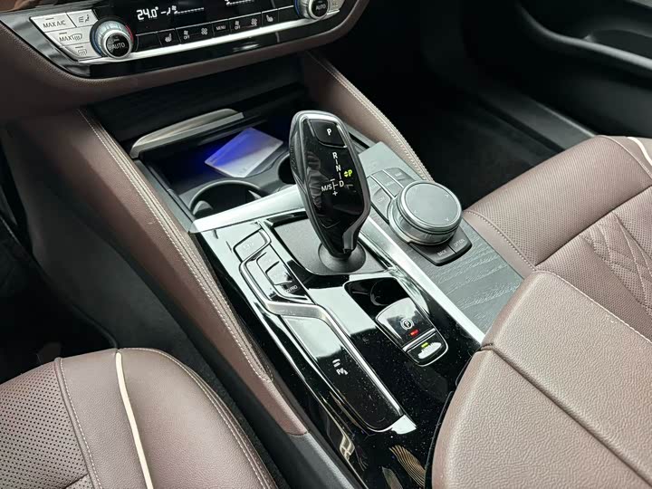 BMW 5-Series 2023 530 Li Leading M — фото 8