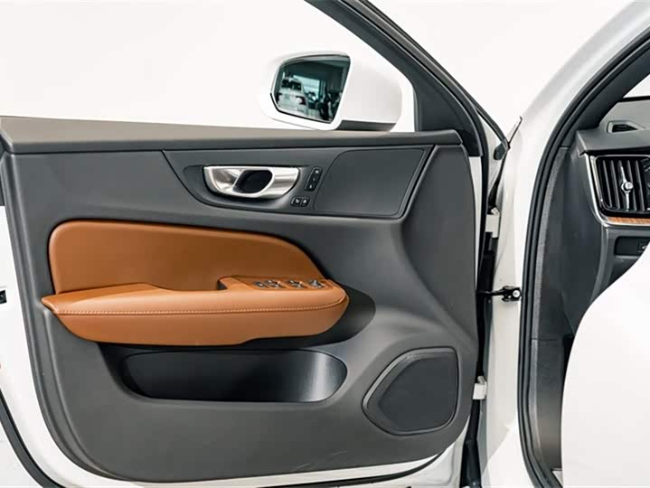 Volvo S60 2024 B 4 — фото 16