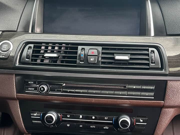 BMW 5-Series 2014 525 Li — фото 4