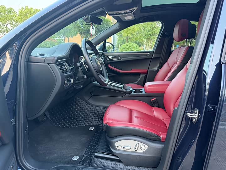 Porsche Macan 2023 Macan 2.0 T — фото 6