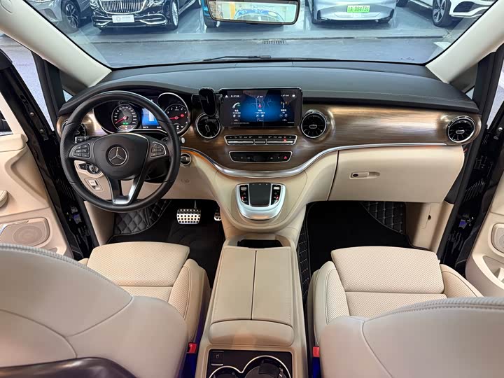 Mercedes-Benz V-Class 2022 V 260 L — фото 11