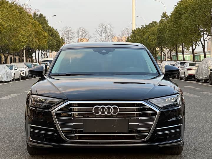 Audi A8 2022 A 8 L 50 TFSI quattro Comfort — фото 2