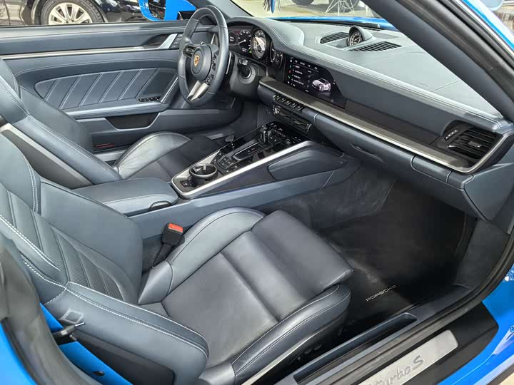 Porsche 911 2023 Turbo S Cabriolet 3.7 T — фото 27