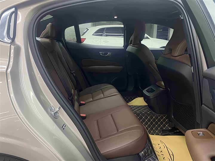 Volvo S60 2025 B 4 — фото 11