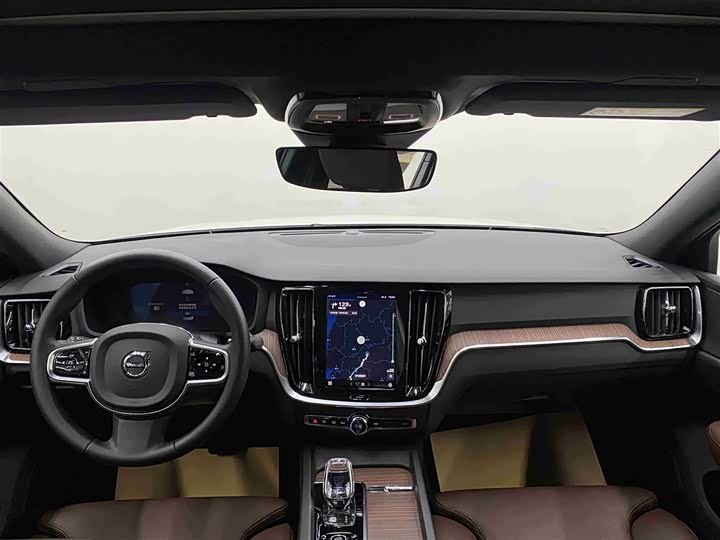 Volvo S60 2025 B 4 — фото 15