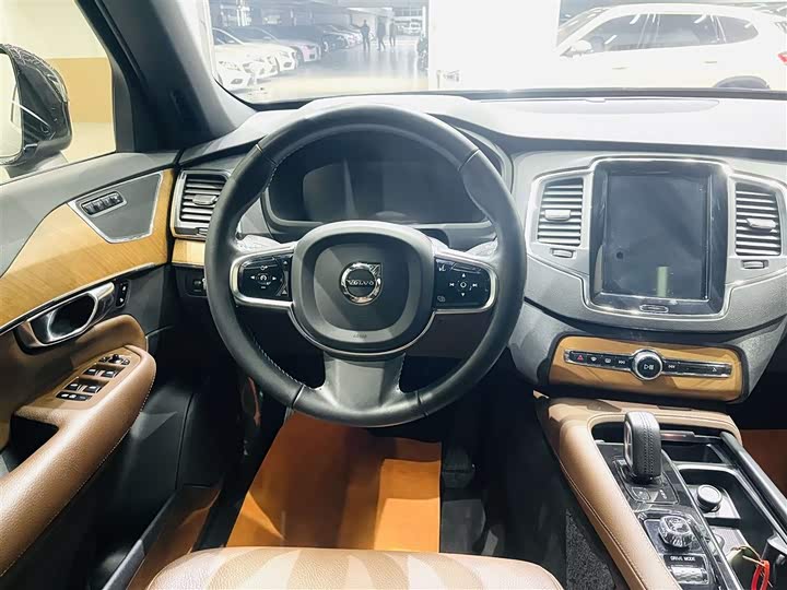 Volvo XC90 2021 B 5 — фото 12