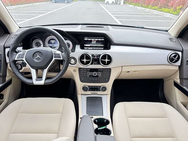 Mercedes-Benz GLK-Class 2015 GLK 300 4 MATIC — фото 9