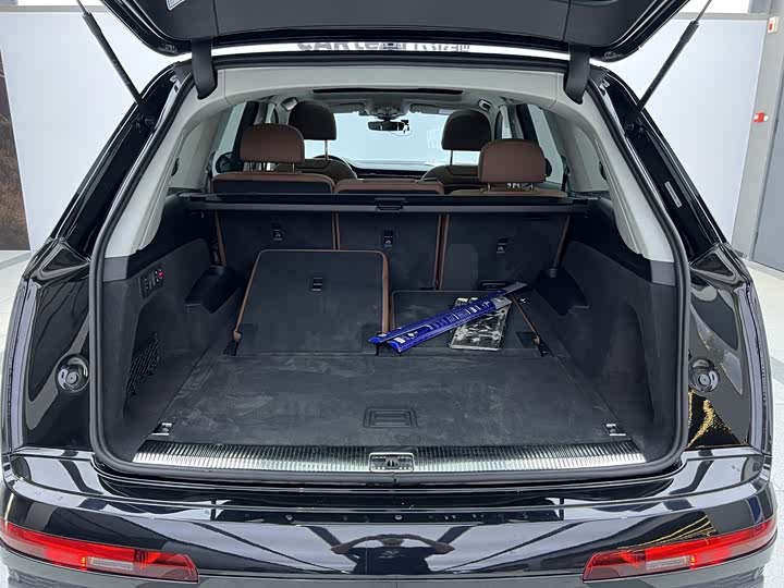 Audi Q7 2023 45 TFSI quattro S line Sport — фото 32