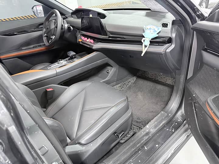 Changan UNI-V 2022 1.5 T — фото 20
