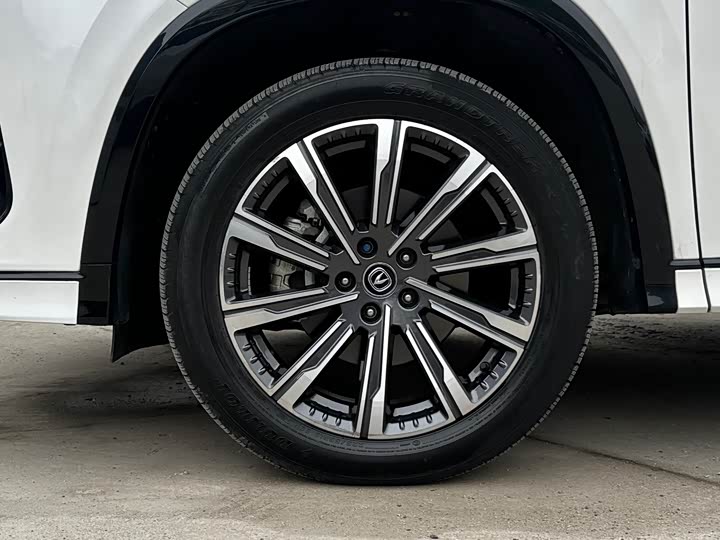 Changan CS75 PLUS 2023 2.0 T ATFlagship — фото 4