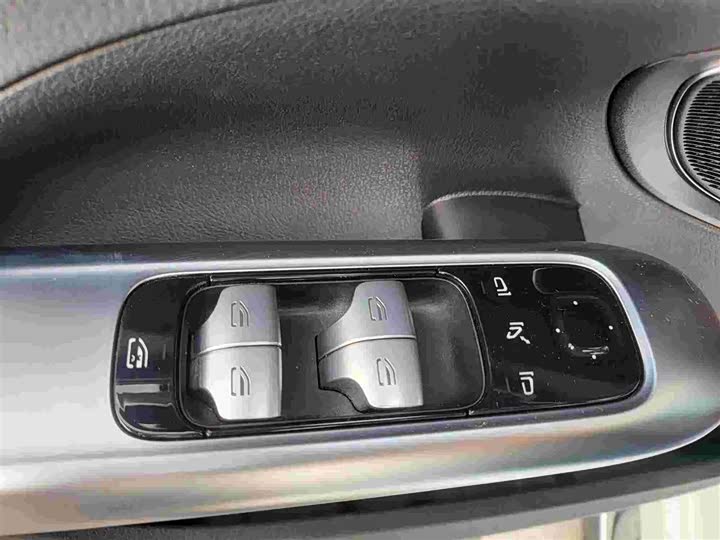 Mercedes-Benz C-Class 2024 C 260 L — фото 8