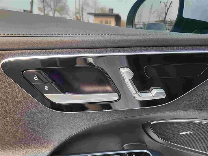 Mercedes-Benz C-Class 2024 C 260 L — фото 7