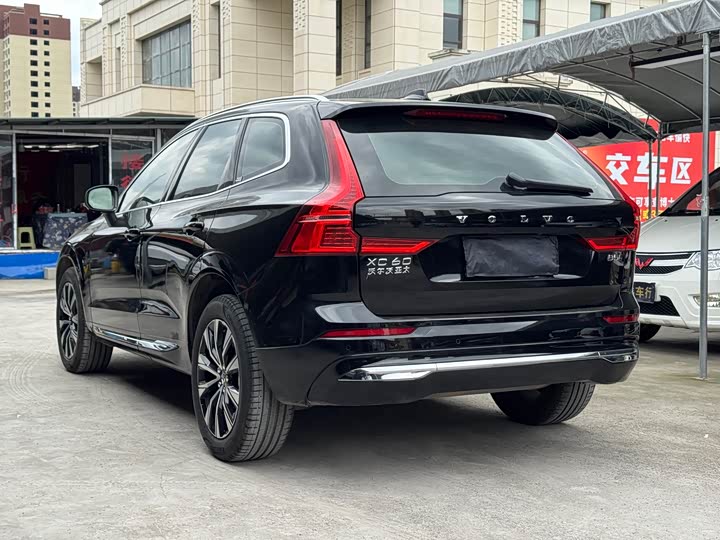 Volvo XC60 2023 B 5 4 WD — фото 6