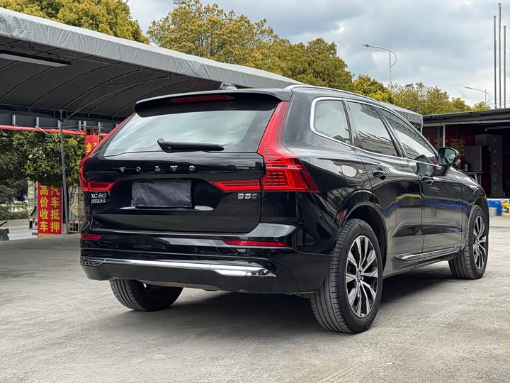 Volvo XC60 2023 B 5 4 WD — фото 4